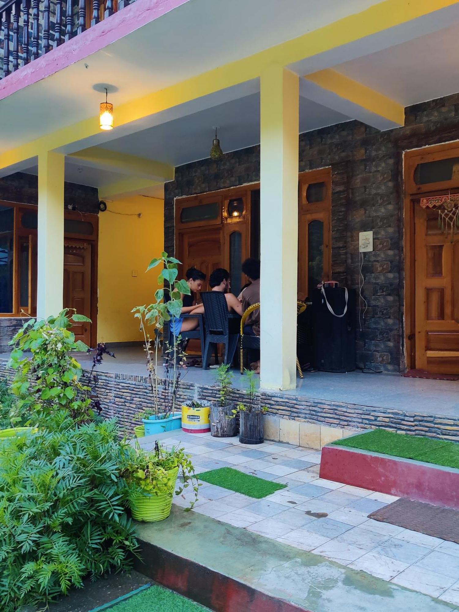 فندق Flipsyde Retreat كاسول المظهر الخارجي الصورة